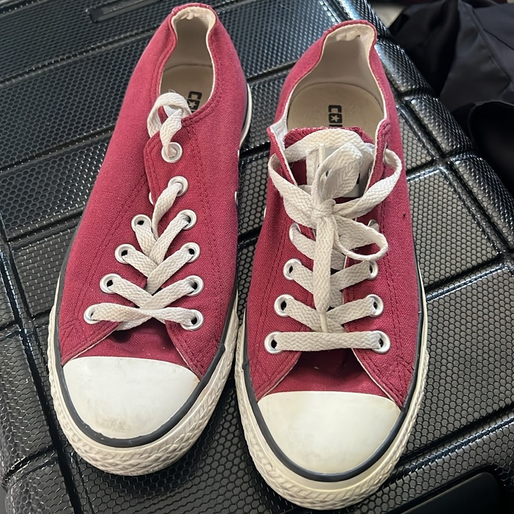 Converse - Picture 2 of 4